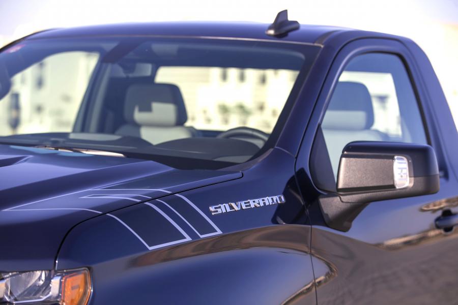 Детали экстерьера Chevrolet Silverado RST Regular Cab 2019 года  (UAE) (фото 5 из 19)